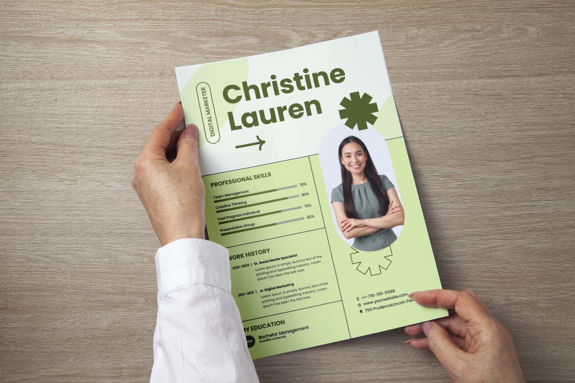 Green Elegant Design CV Resume-3